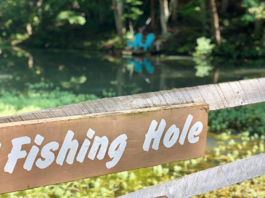 The Fishing Hole Cabin - Sage Vacations Гатлинбург Экстерьер фото