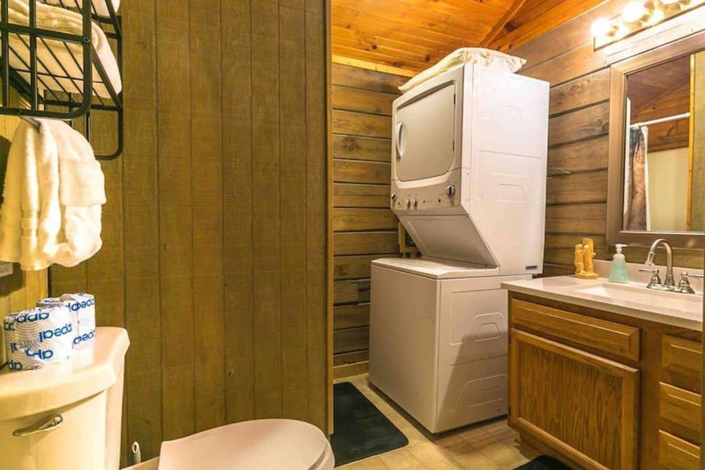 The Fishing Hole Cabin - Sage Vacations Гатлинбург Экстерьер фото